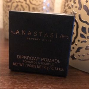 Anastasia dipbrow color darkbrown only tried once